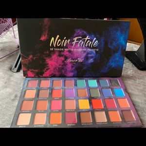 Noir fatally Amor Us